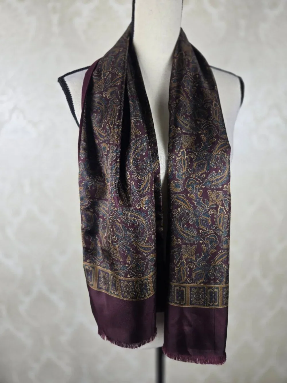 Lands' End Reversible Oblong Scarf Paisley/Solid Silk/Wool Small Fringe Gifts